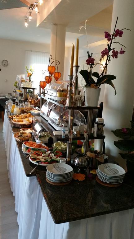 Hotel Ackermann Riedstadt ภายนอก รูปภาพ