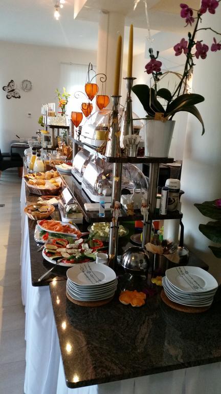 Hotel Ackermann Riedstadt ภายนอก รูปภาพ