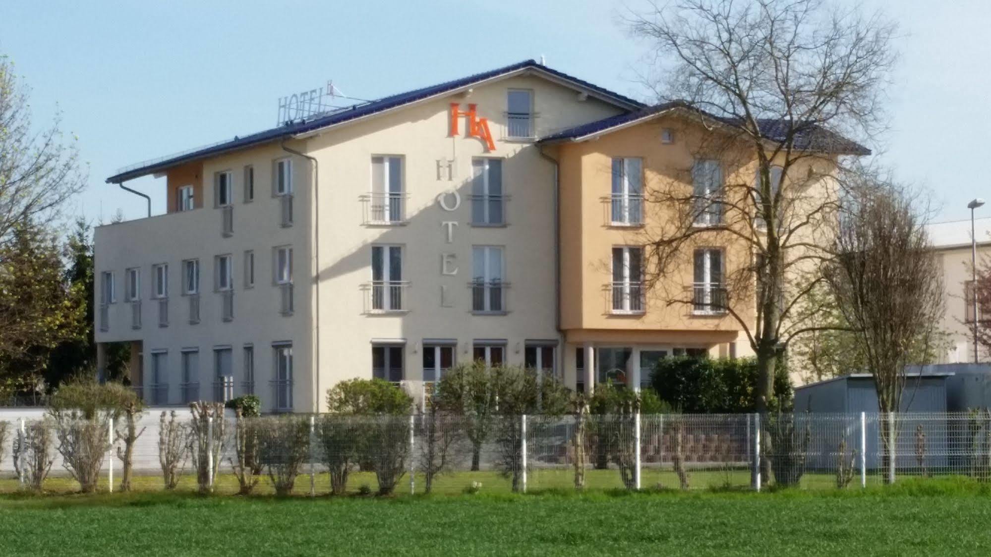 Hotel Ackermann Riedstadt ภายนอก รูปภาพ