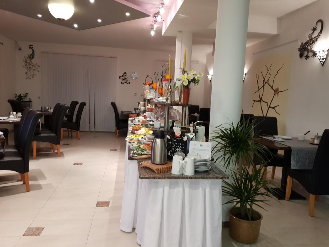 Hotel Ackermann Riedstadt ภายนอก รูปภาพ